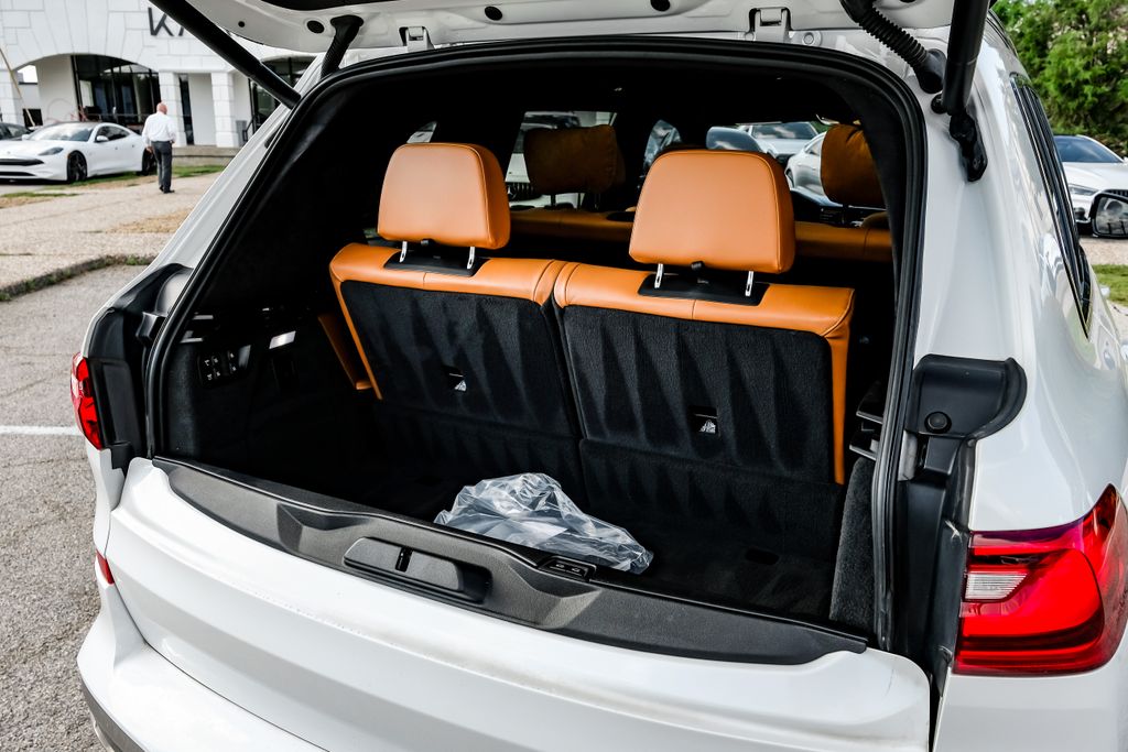 Vehicle image 54 of 71