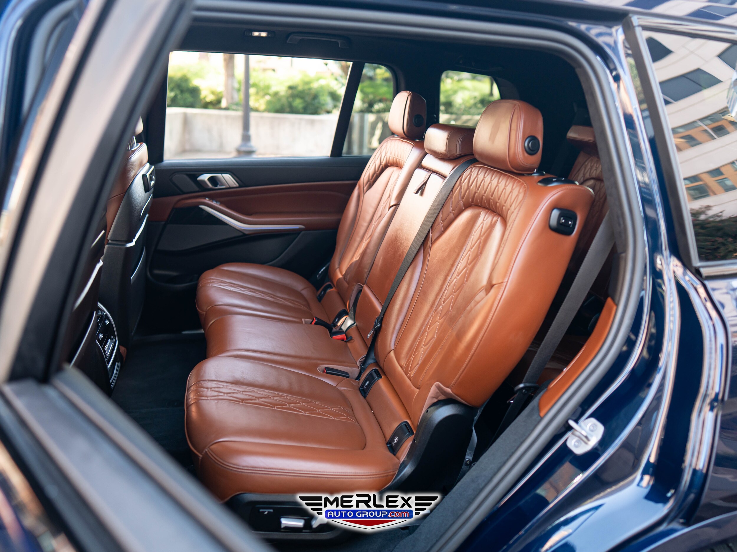 2021 BMW X7 M50i Image 17 of 61