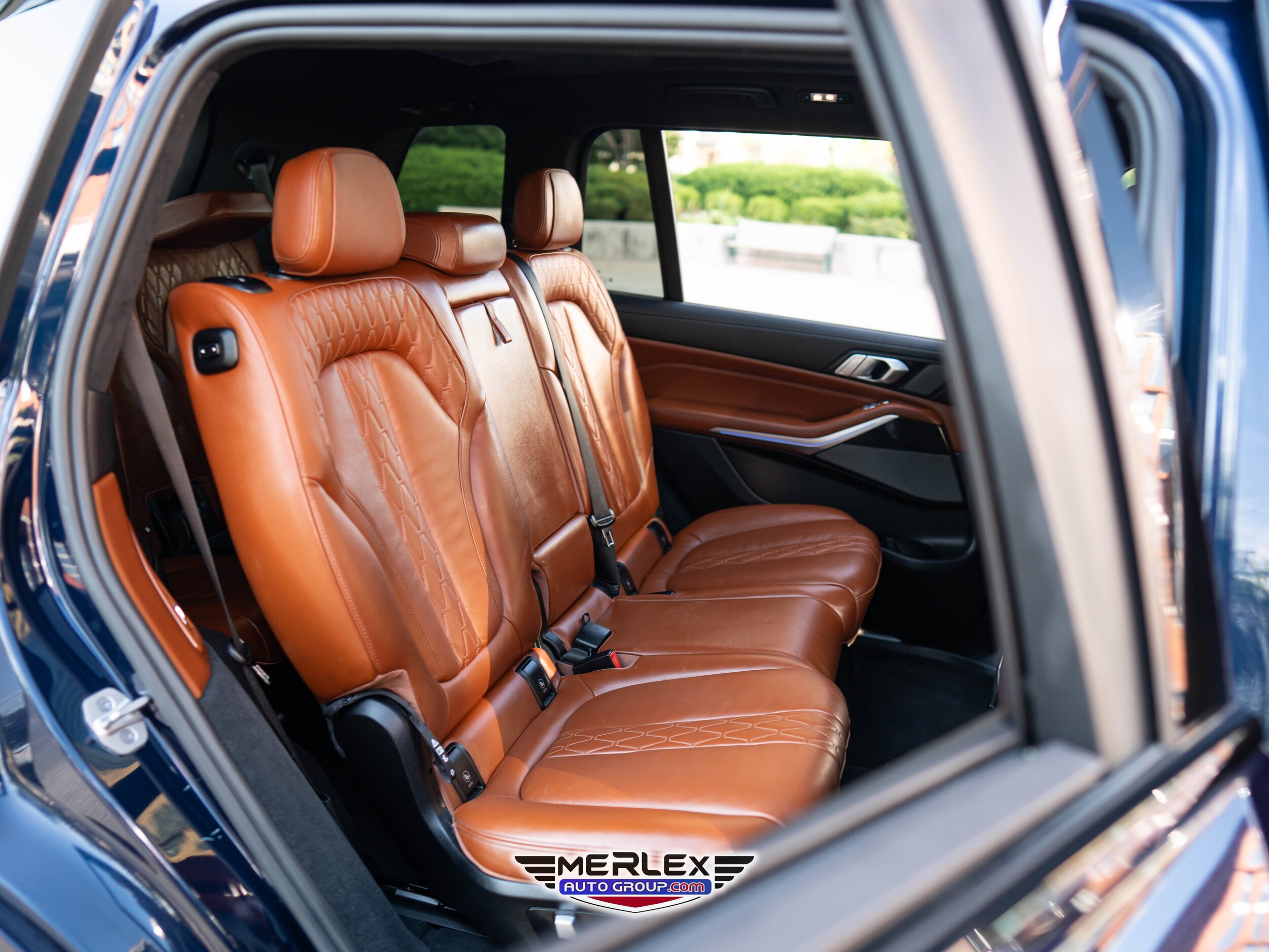 2021 BMW X7 M50i Image 16 of 61