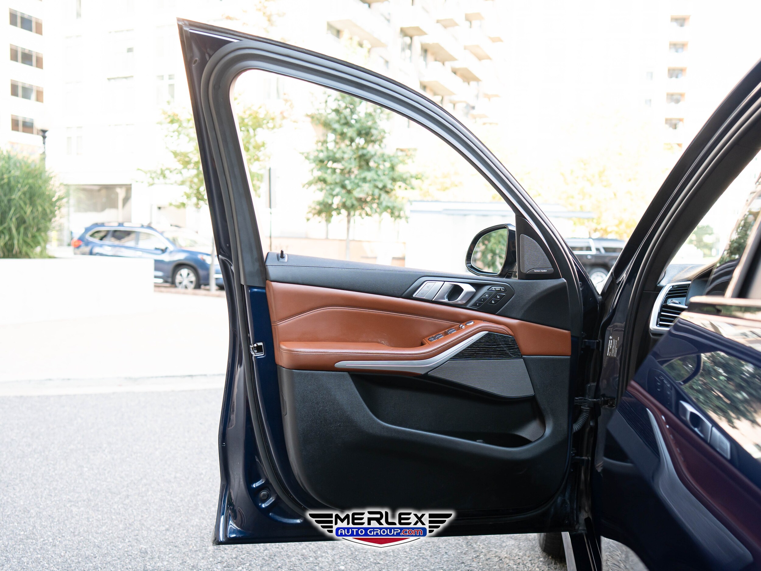 2021 BMW X7 M50i Image 25 of 61