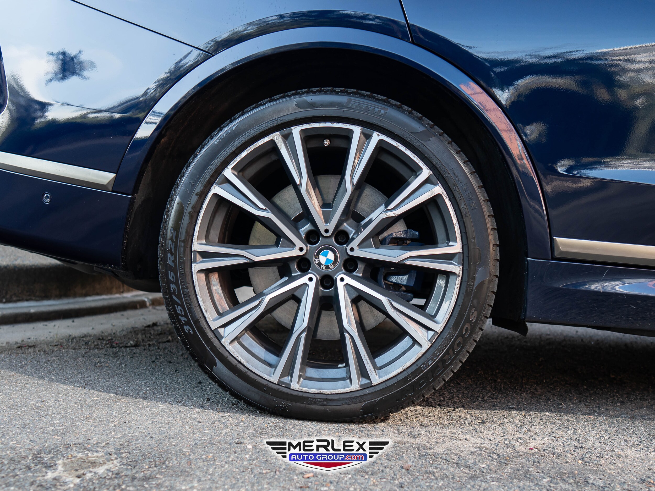 2021 BMW X7 M50i Image 13 of 61