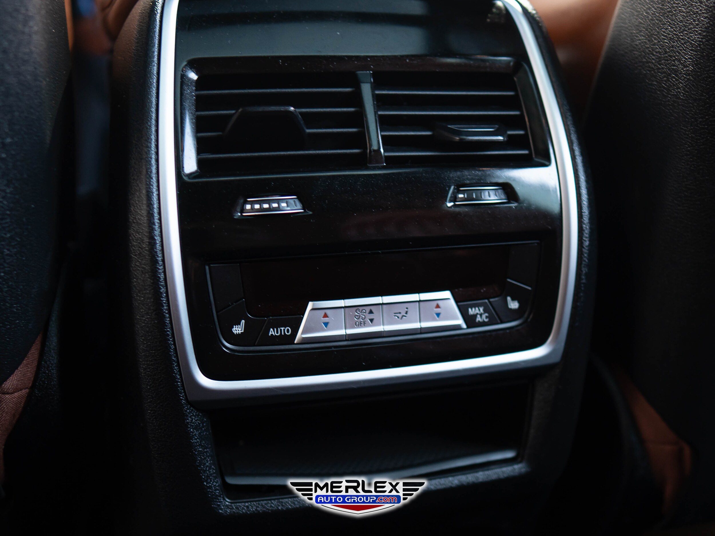 2021 BMW X7 M50i Image 35 of 61