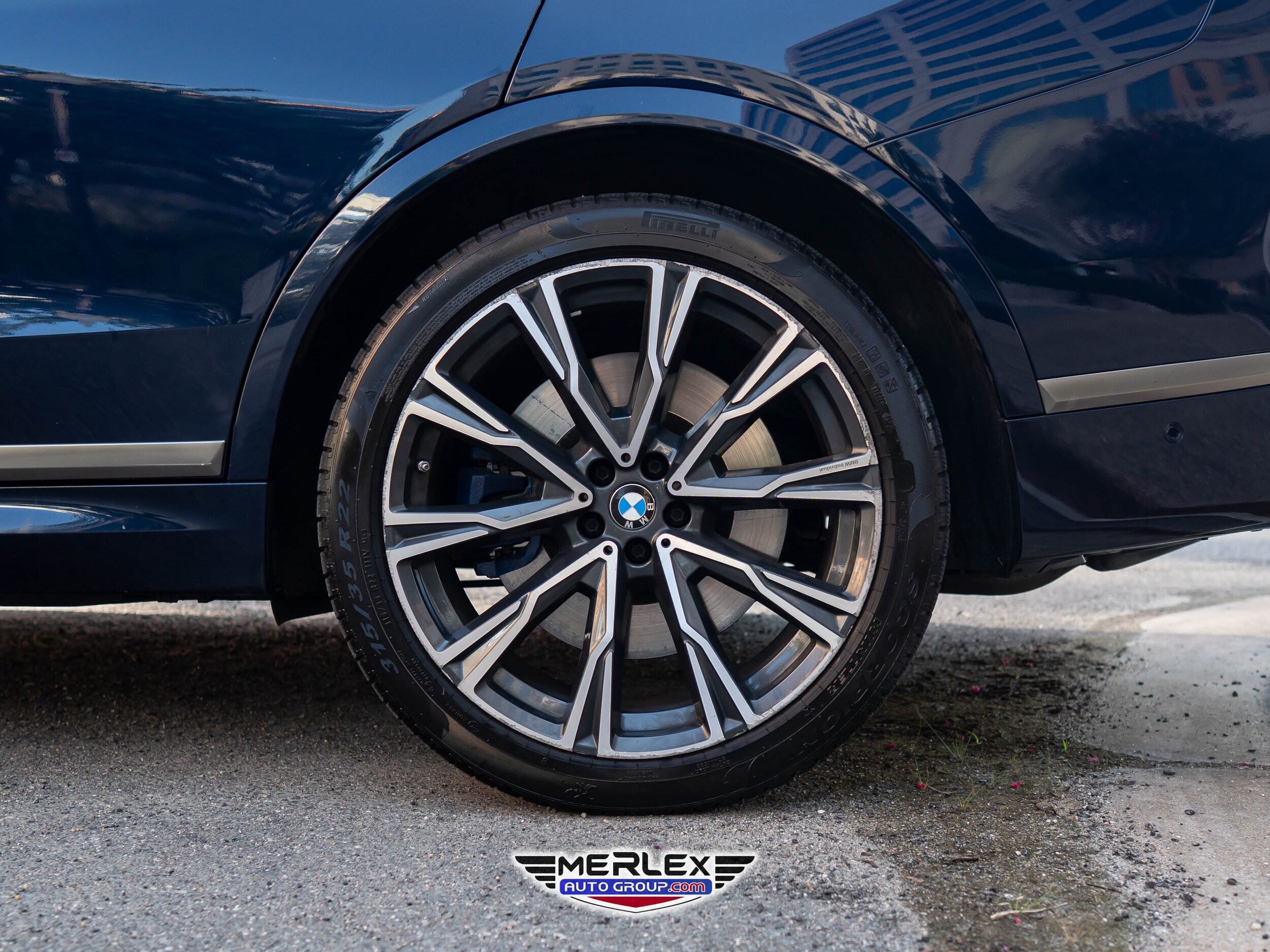 2021 BMW X7 M50i Image 11 of 61