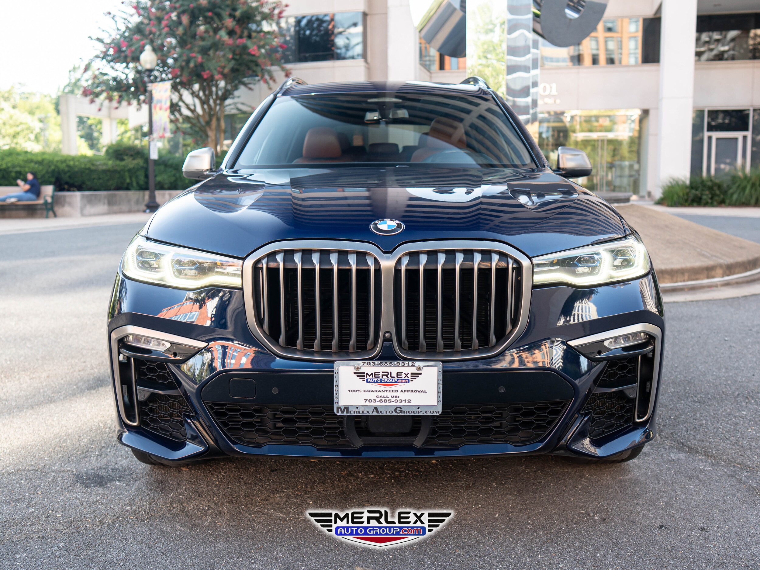 2021 BMW X7 M50i Image 2 of 61