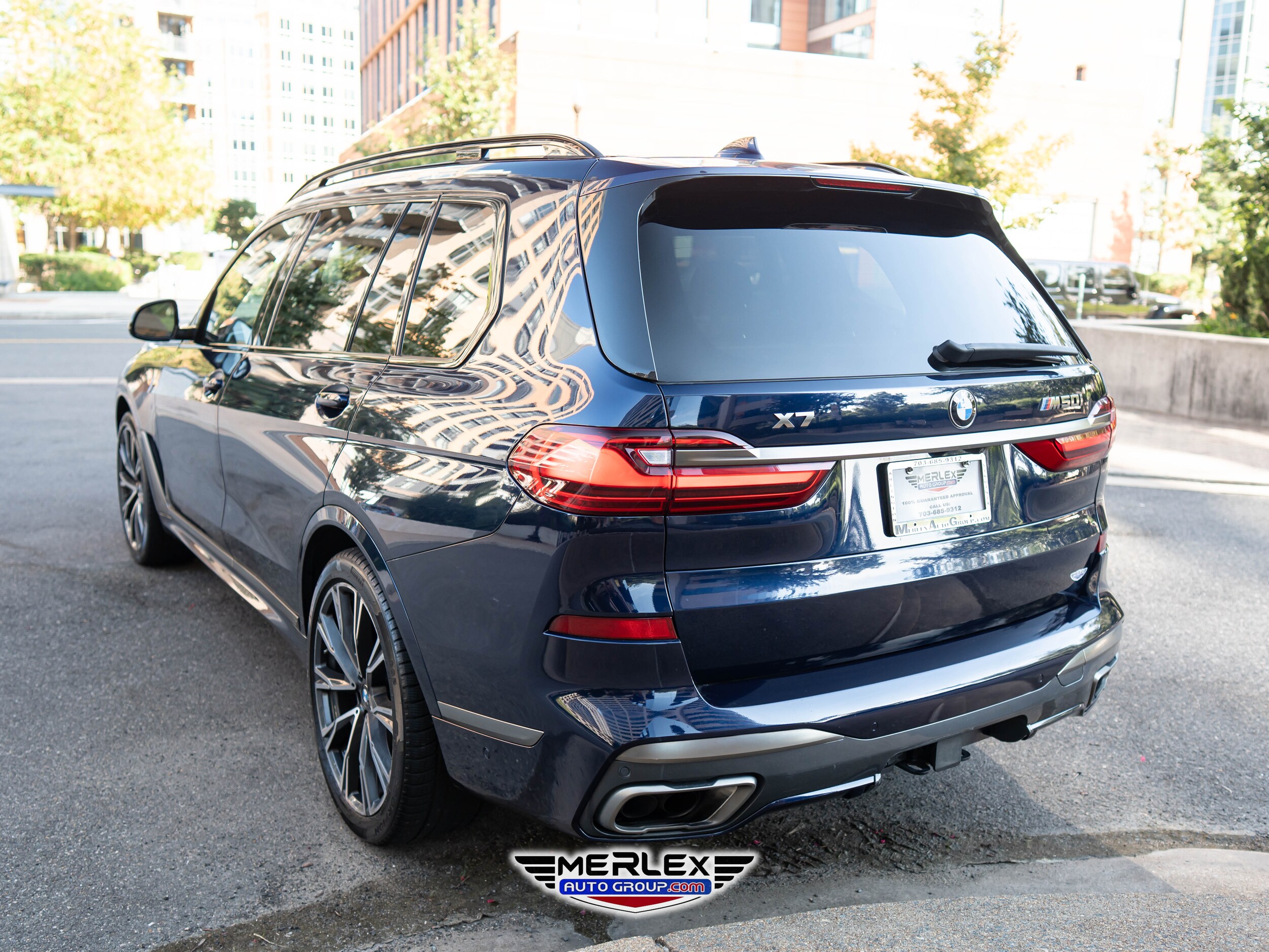 2021 BMW X7 M50i Image 7 of 61
