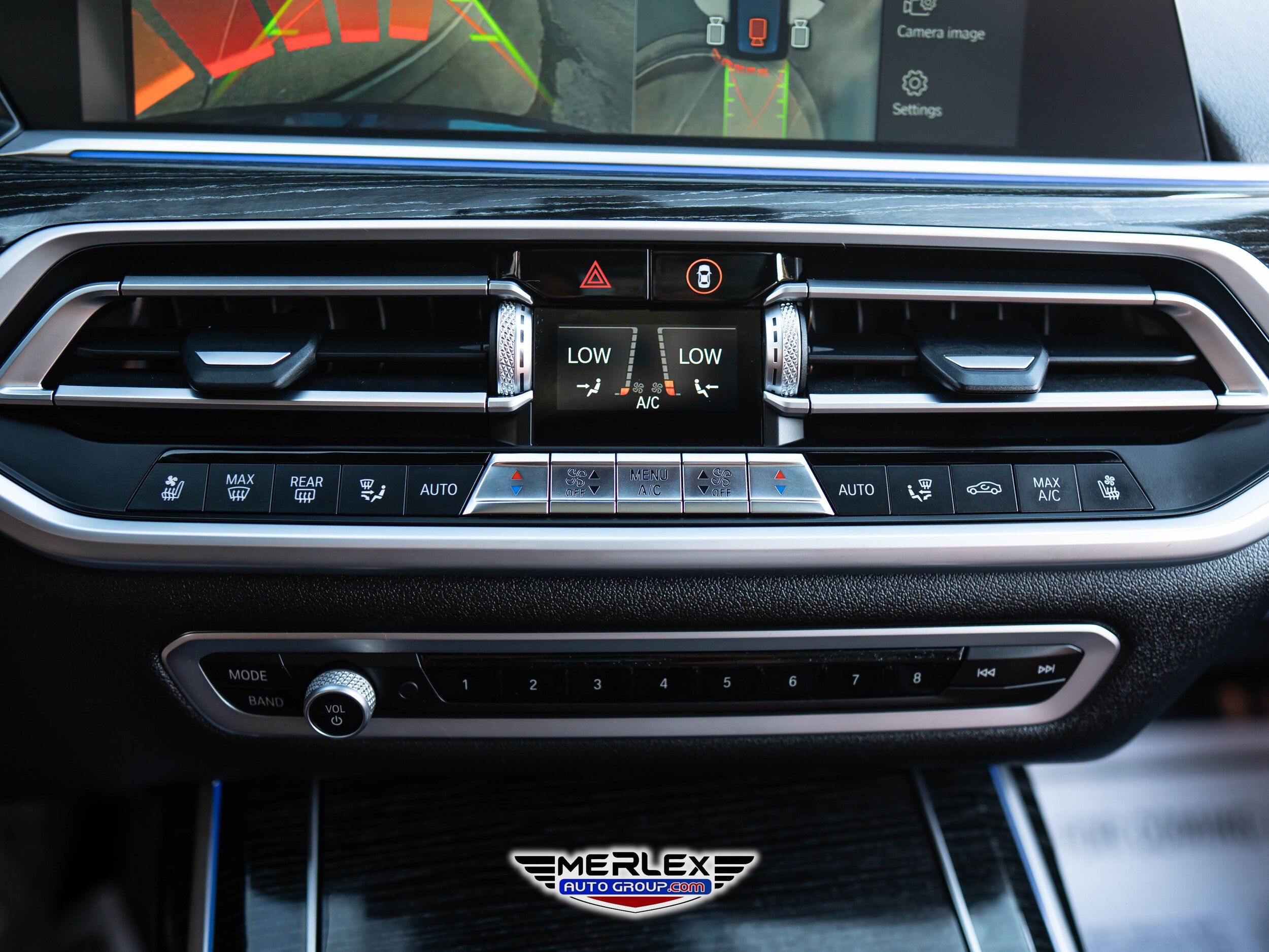 2021 BMW X7 M50i Image 33 of 61