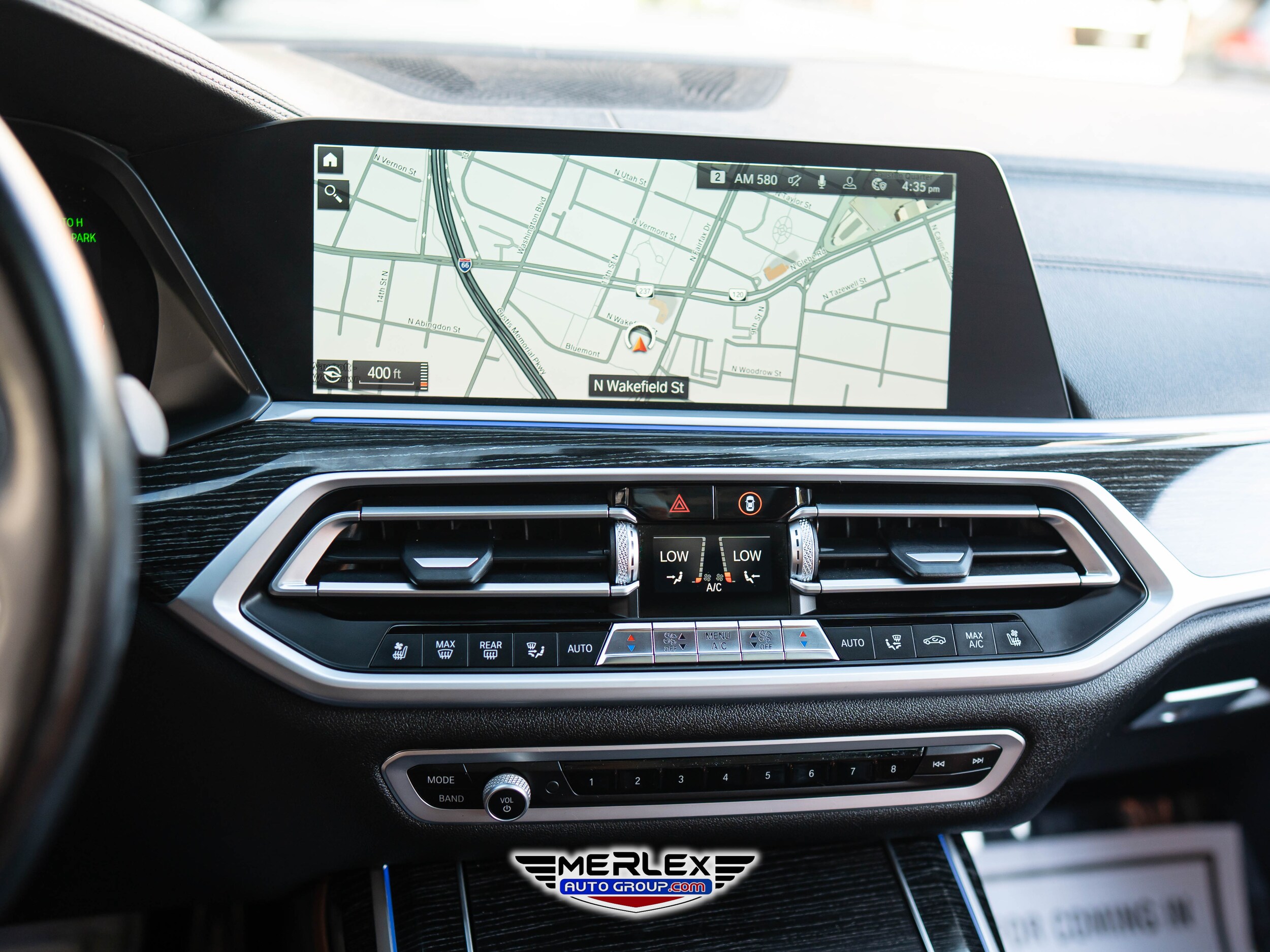 2021 BMW X7 M50i Image 32 of 61