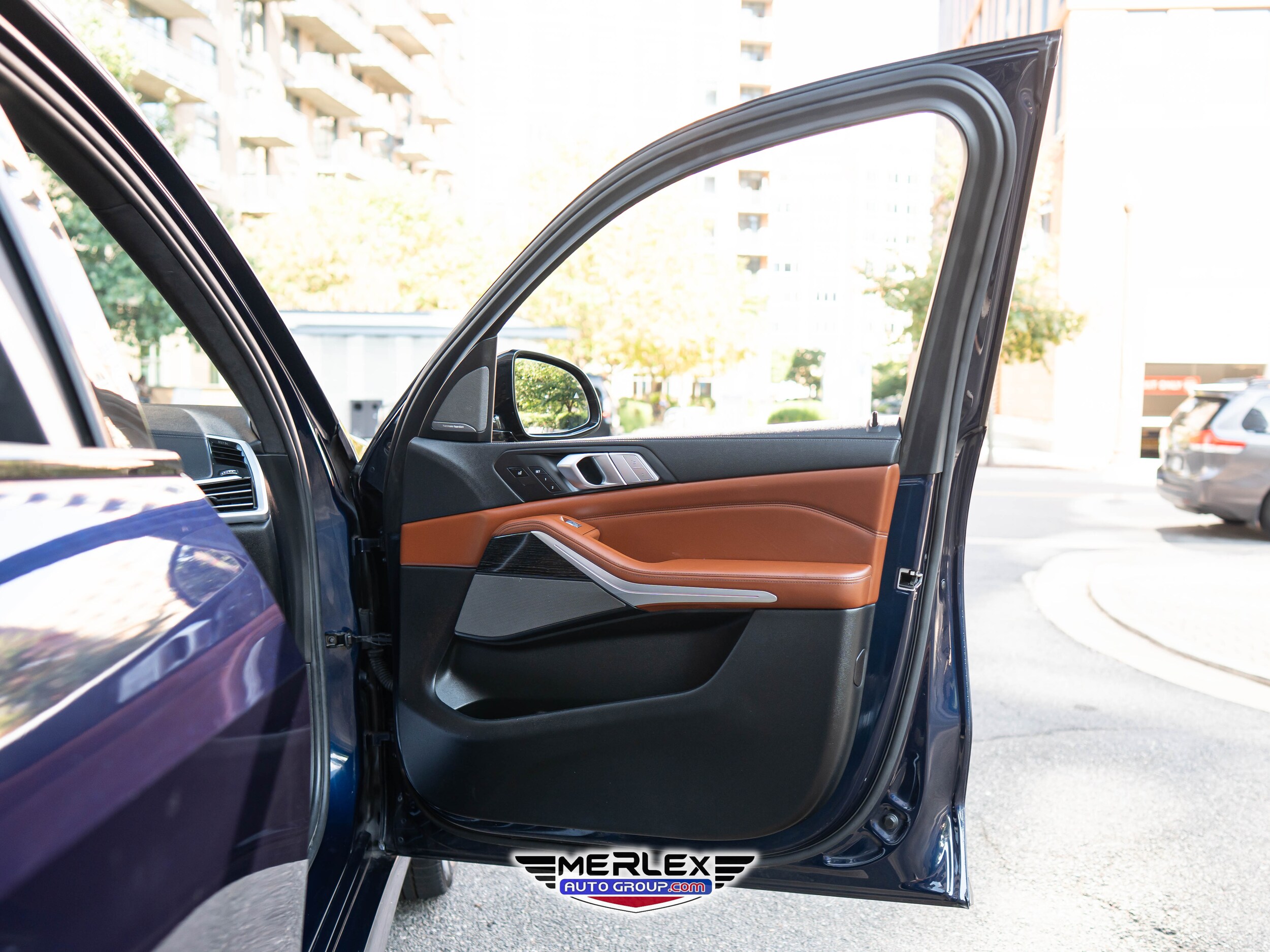 2021 BMW X7 M50i Image 26 of 61