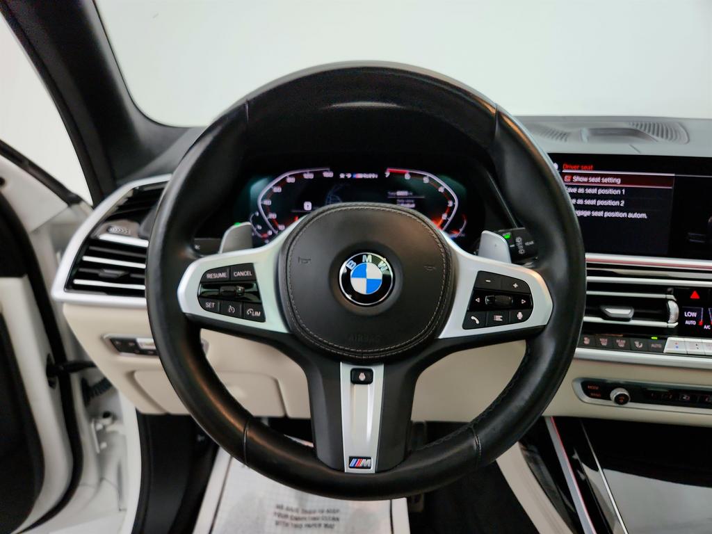 Vehicle image 29 of 43