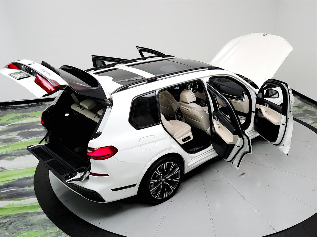 Vehicle image 13 of 43