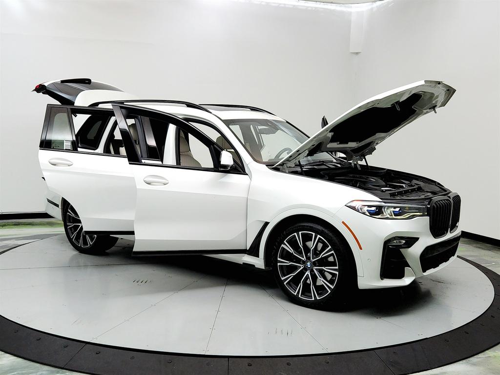 Vehicle image 8 of 43