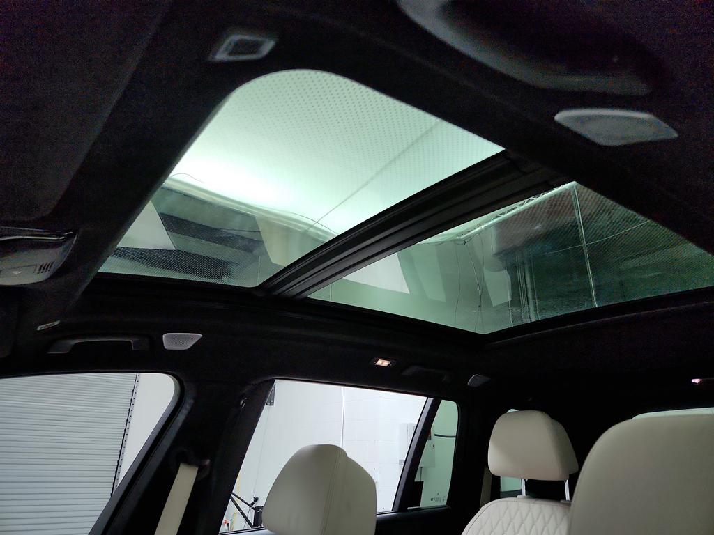 Vehicle image 26 of 43