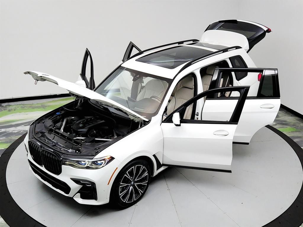 Vehicle image 4 of 43