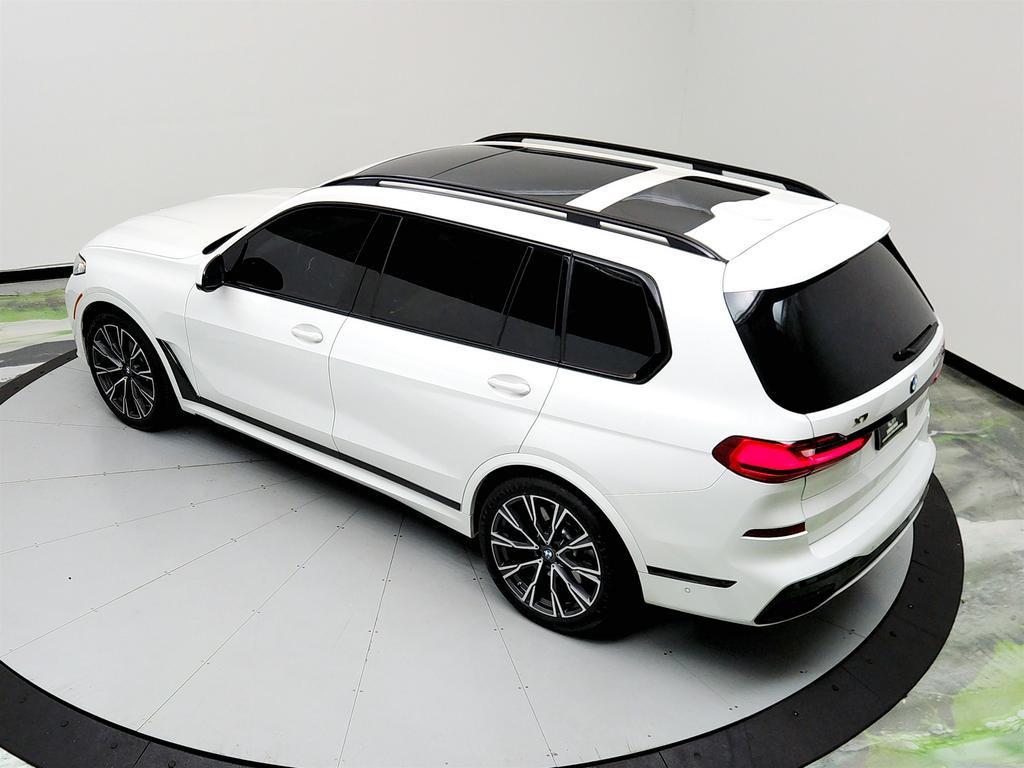 Vehicle image 16 of 43