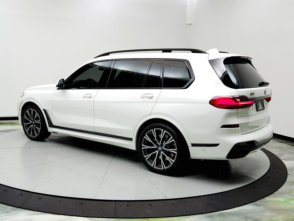 Vehicle image 17 of 43