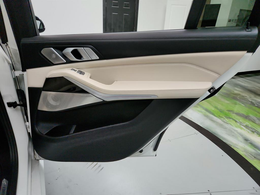 Vehicle image 41 of 43
