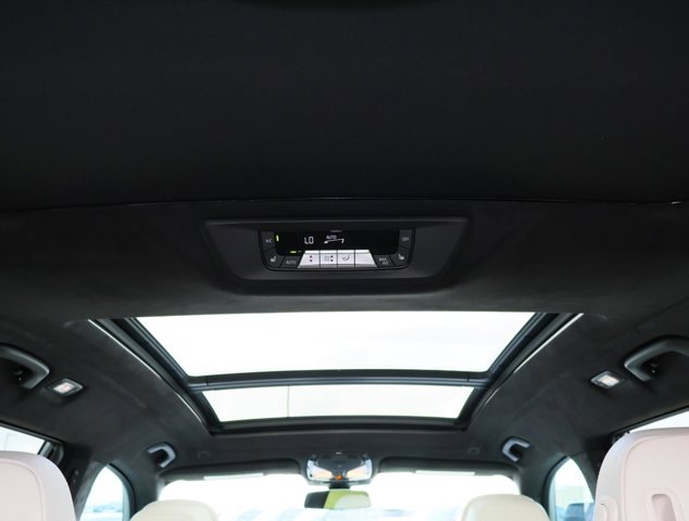 Vehicle image 24 of 35