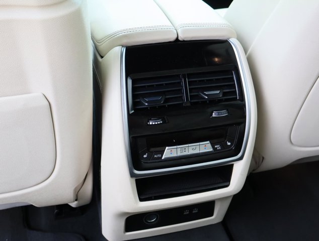 Vehicle image 12 of 35