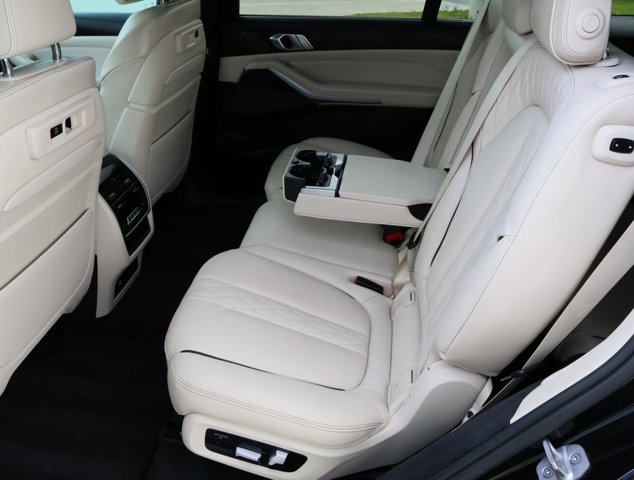 Vehicle image 20 of 35