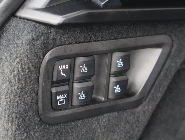 Vehicle image 23 of 35