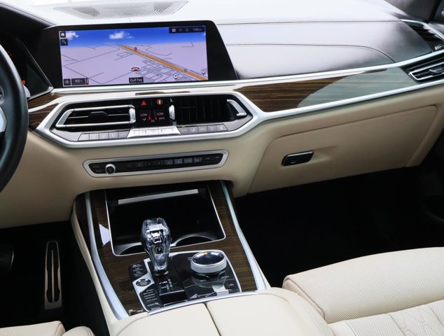 Vehicle image 11 of 35