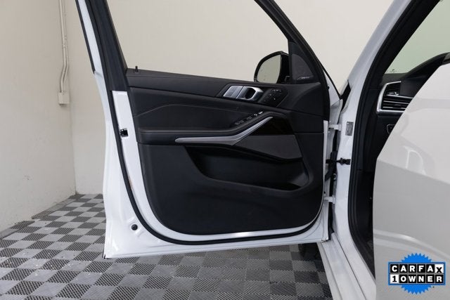 Vehicle image 51 of 54