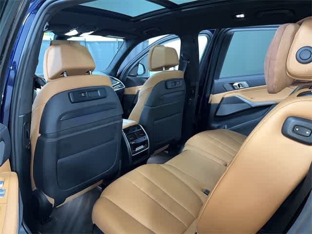 Vehicle image 25 of 36