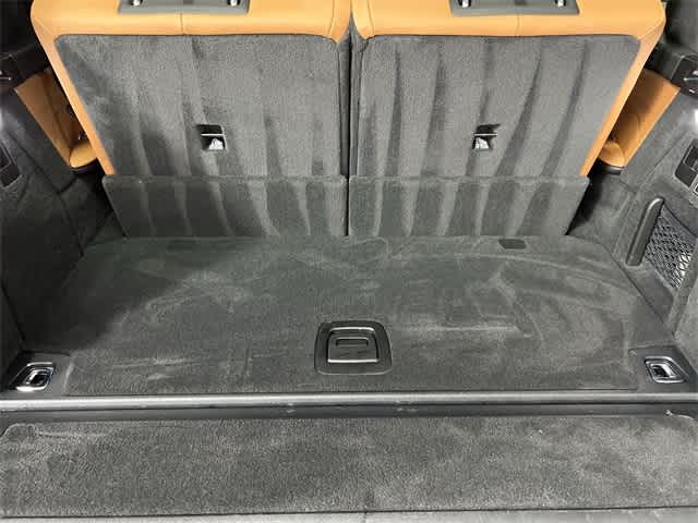 Vehicle image 33 of 36