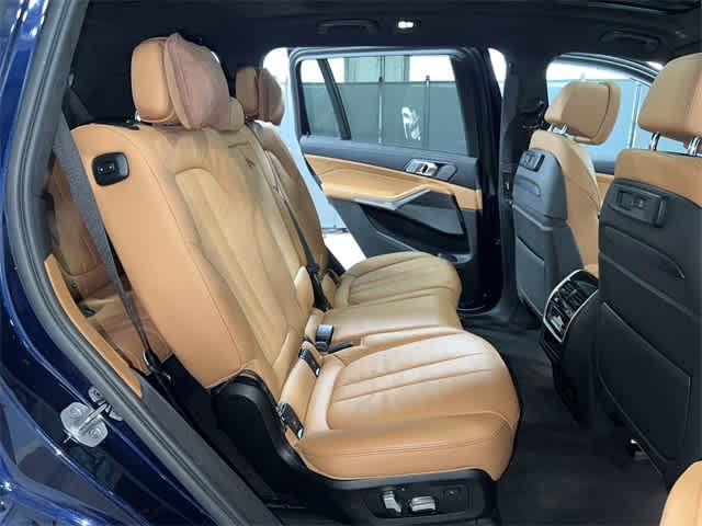 Vehicle image 26 of 36