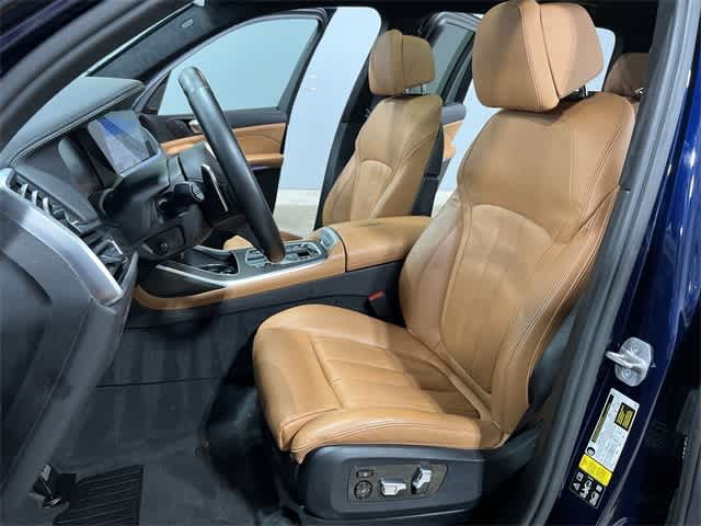 Vehicle image 22 of 36