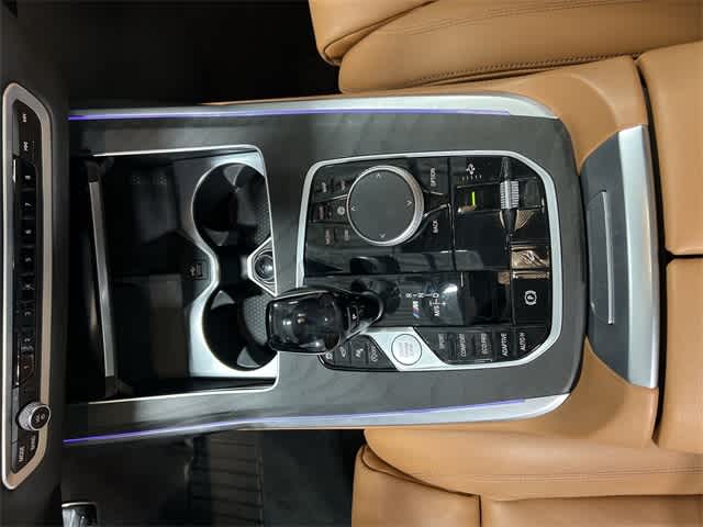 Vehicle image 31 of 36