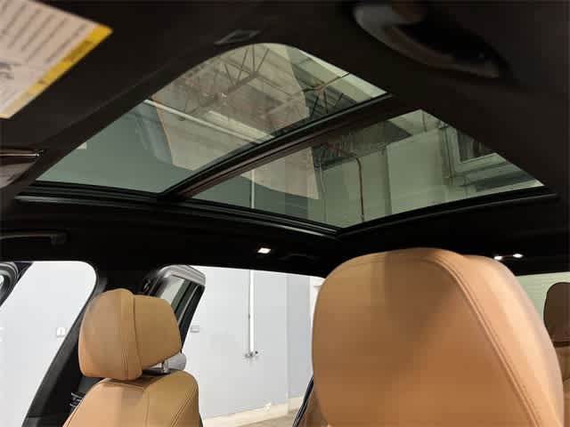 Vehicle image 24 of 36