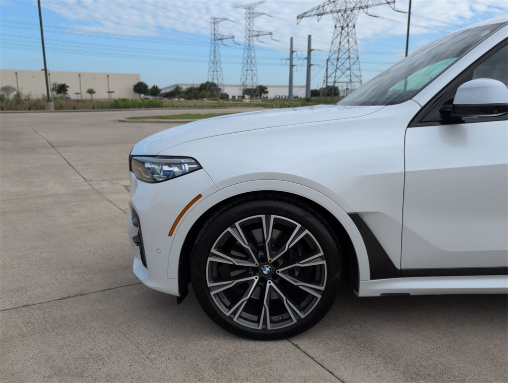 Vehicle image 11 of 35