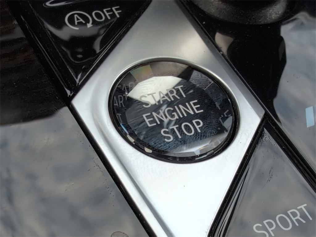 Vehicle image 30 of 35