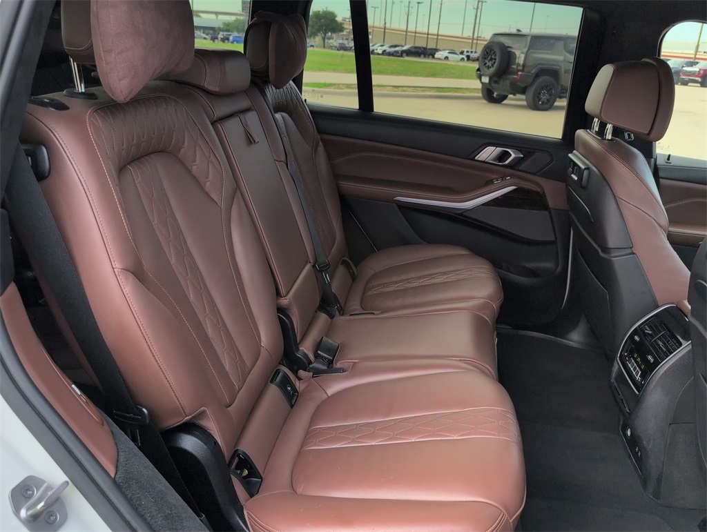 Vehicle image 13 of 35