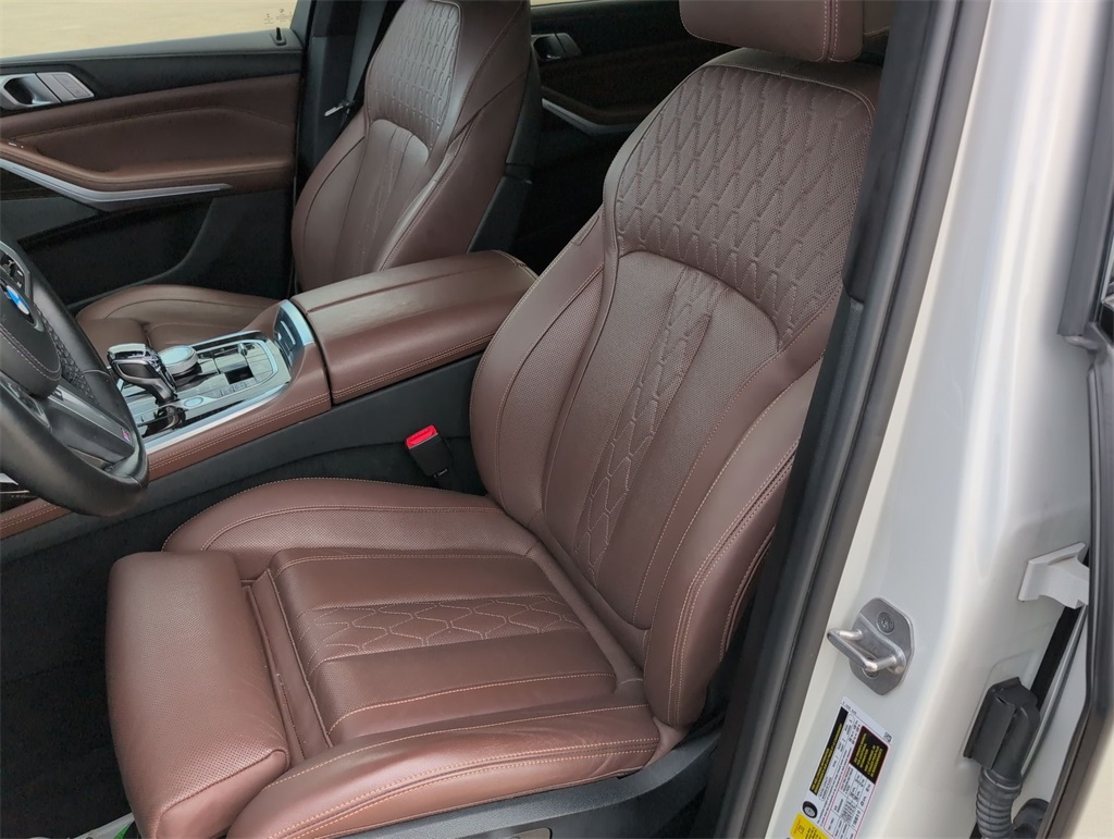 Vehicle image 14 of 35