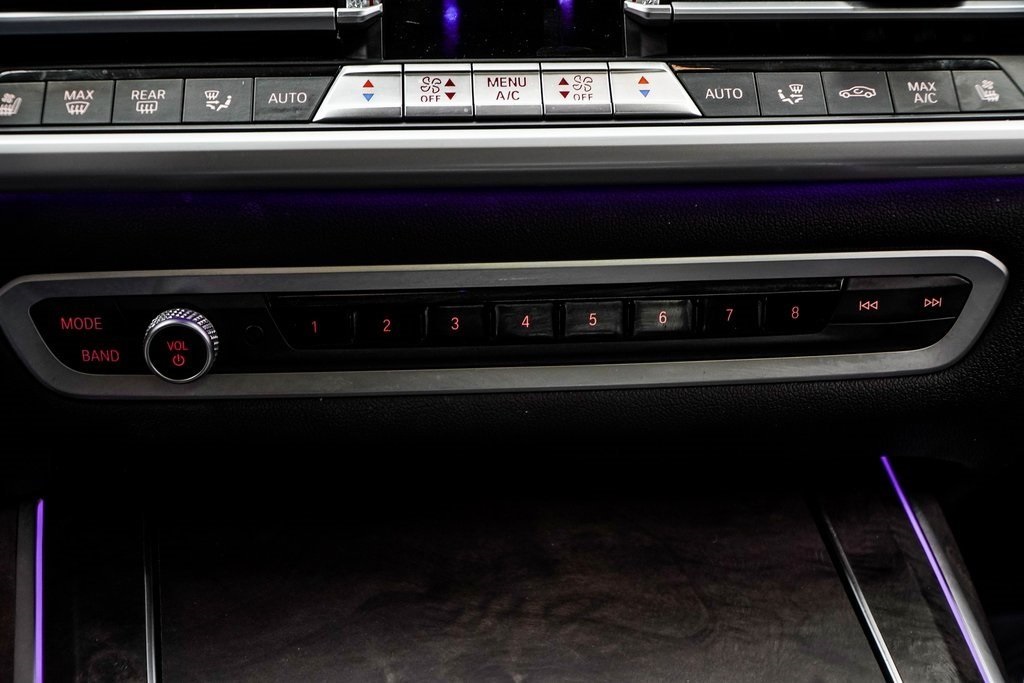Vehicle image 24 of 50
