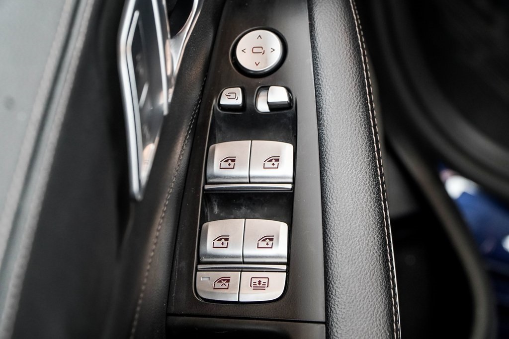 Vehicle image 41 of 50