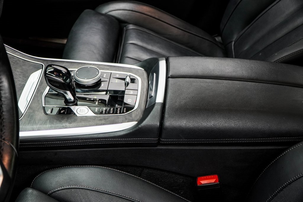 Vehicle image 20 of 50