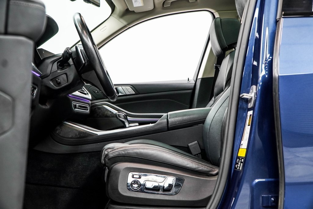 Vehicle image 44 of 50