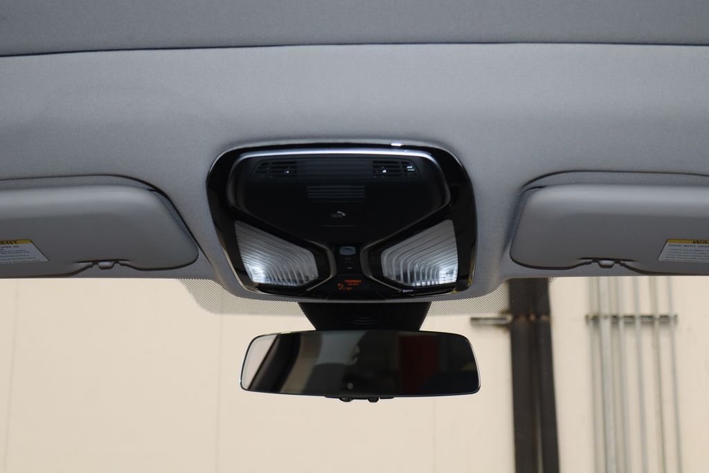 Vehicle image 26 of 46