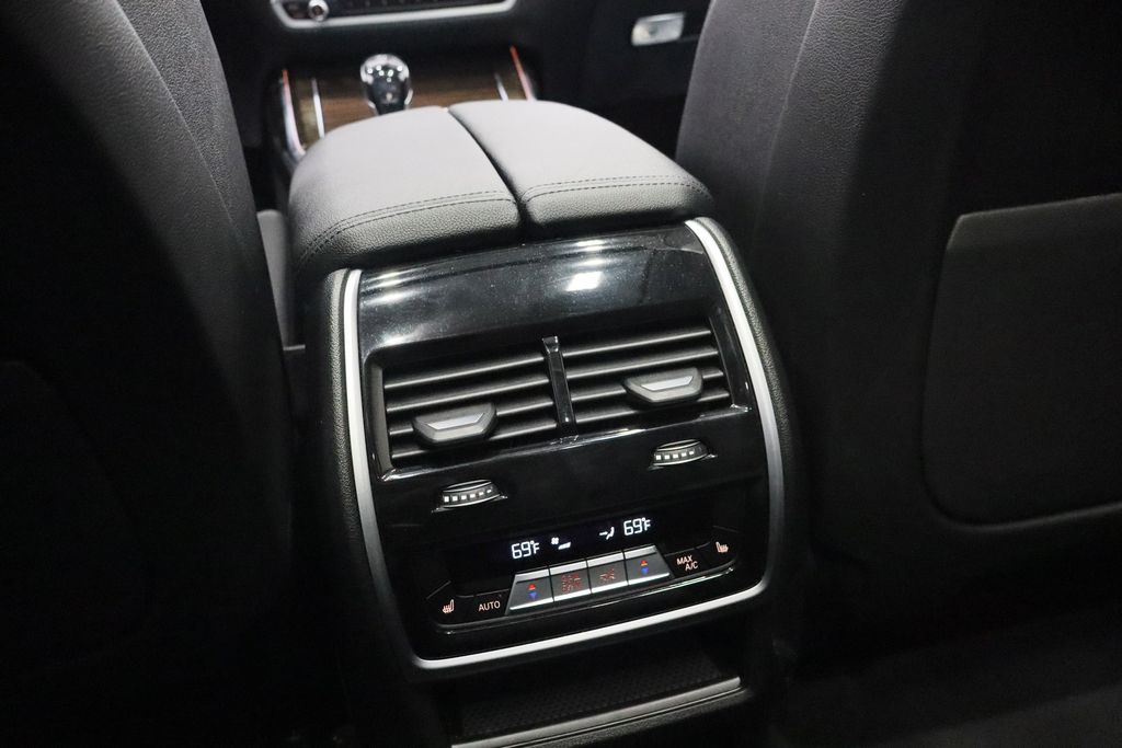 Vehicle image 40 of 46
