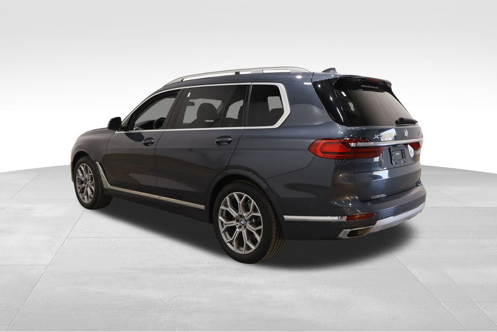 Vehicle image 7 of 46