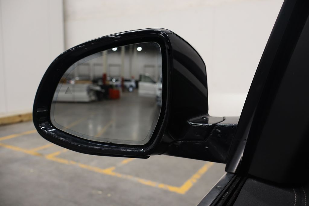 Vehicle image 41 of 46