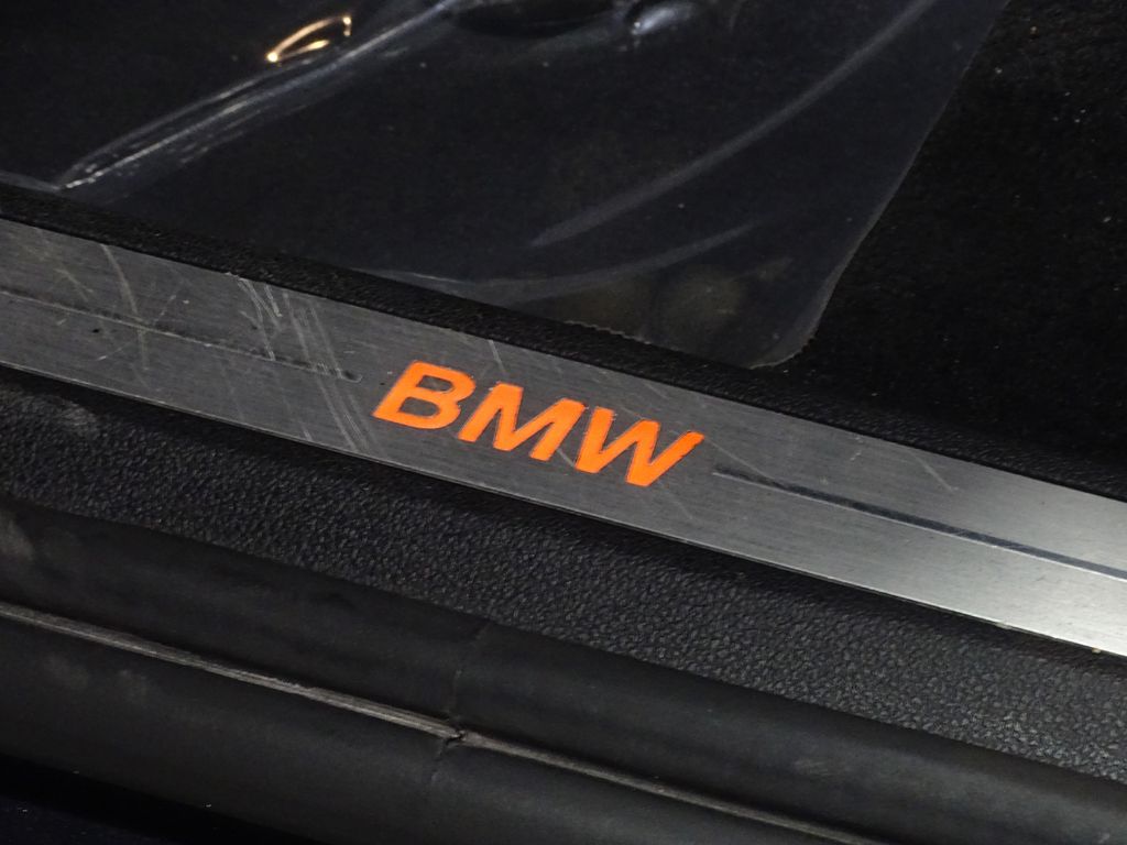 Vehicle image 18 of 44