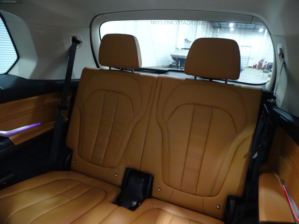 Vehicle image 12 of 44