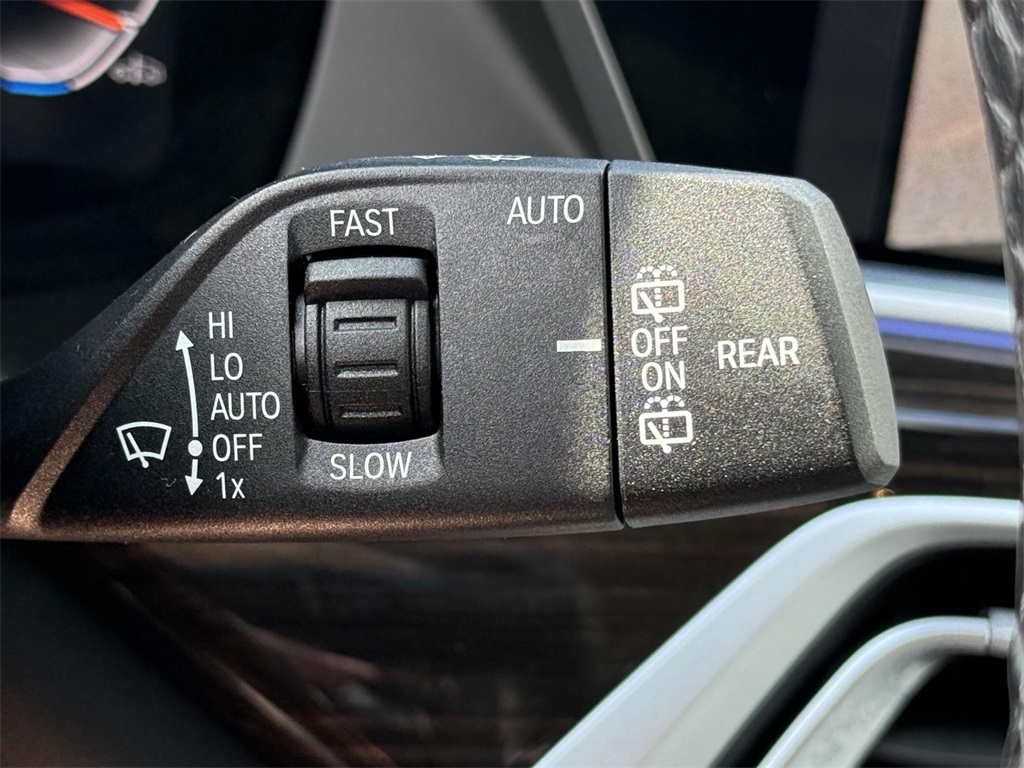 Vehicle image 24 of 26