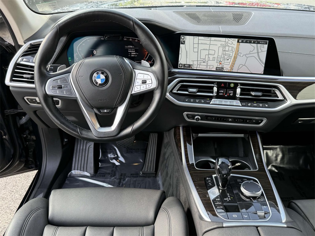 Vehicle image 9 of 26