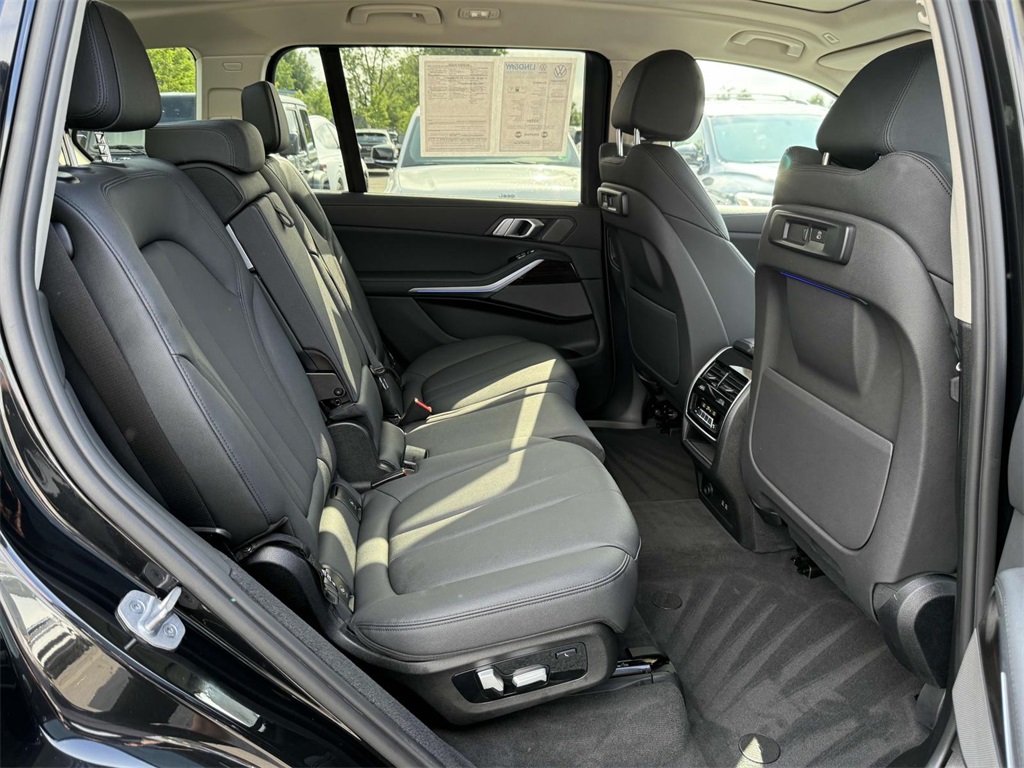 Vehicle image 12 of 26
