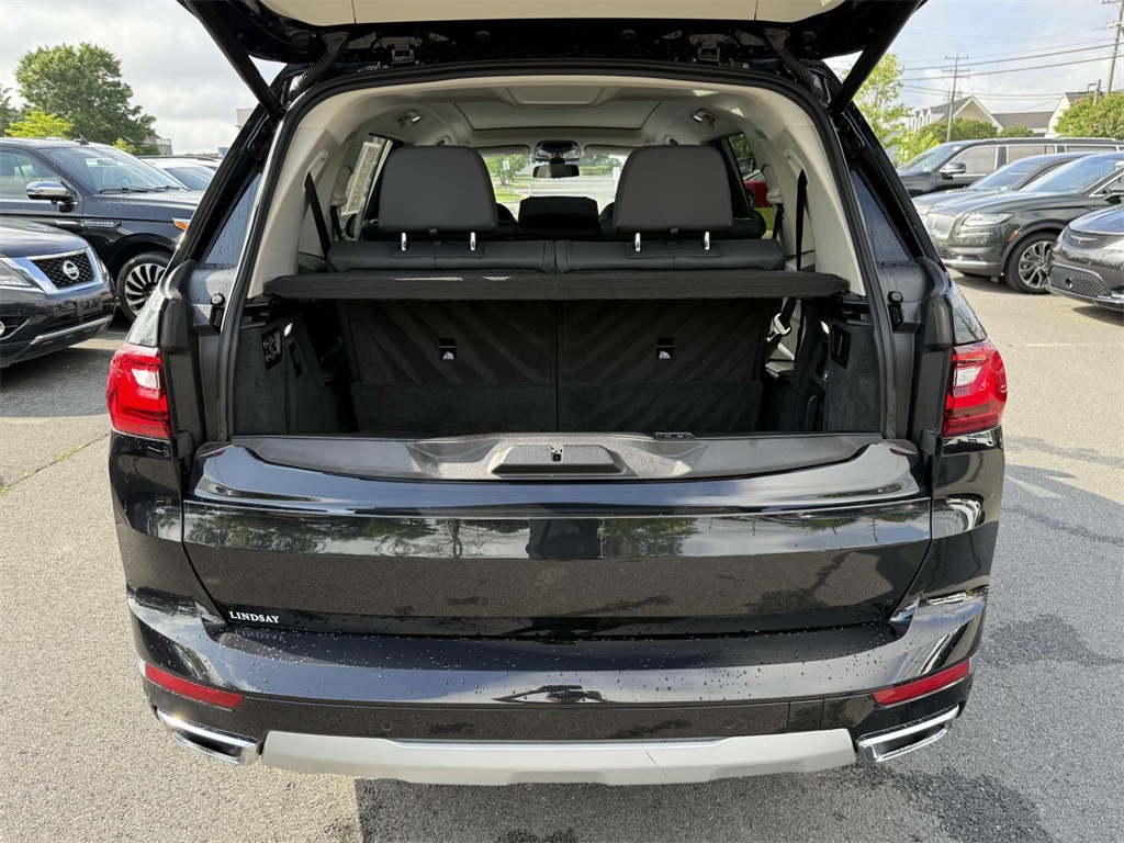 Vehicle image 14 of 26